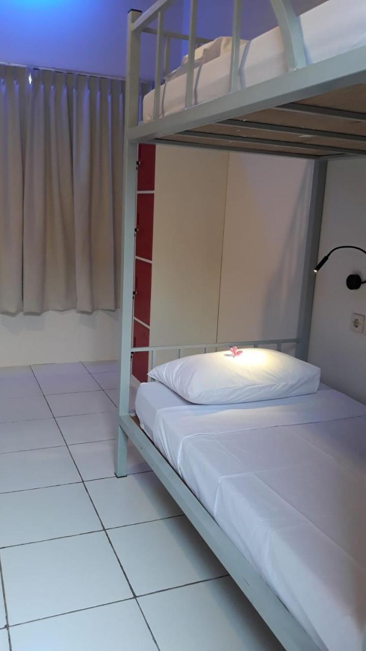 Bujang Lapuk Hostel Sekotong Εξωτερικό φωτογραφία