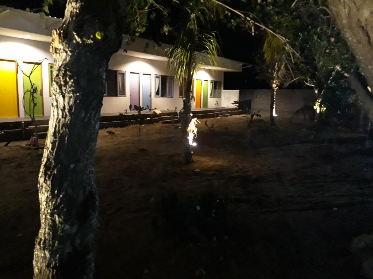 Bujang Lapuk Hostel Sekotong Εξωτερικό φωτογραφία