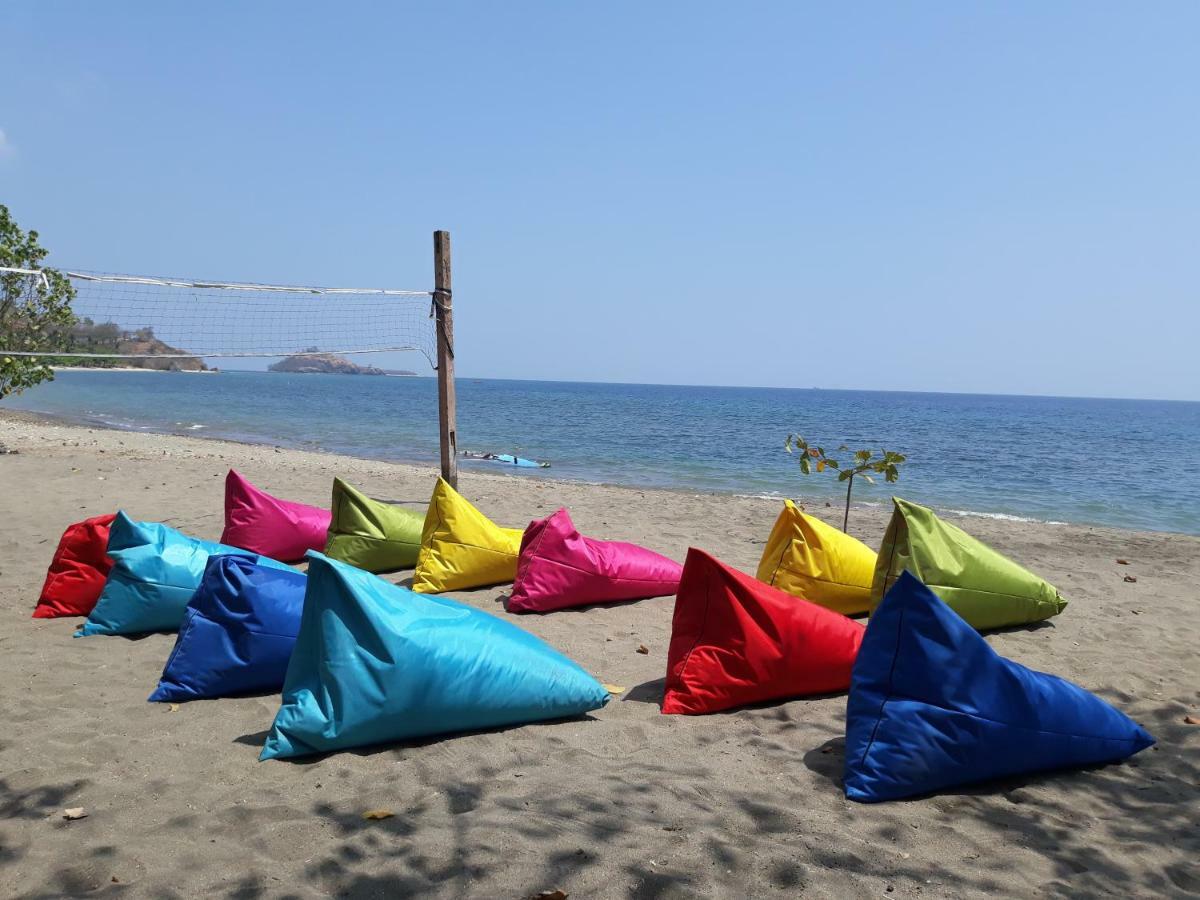 Bujang Lapuk Hostel Sekotong Εξωτερικό φωτογραφία