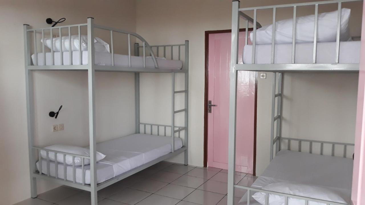 Bujang Lapuk Hostel Sekotong Εξωτερικό φωτογραφία